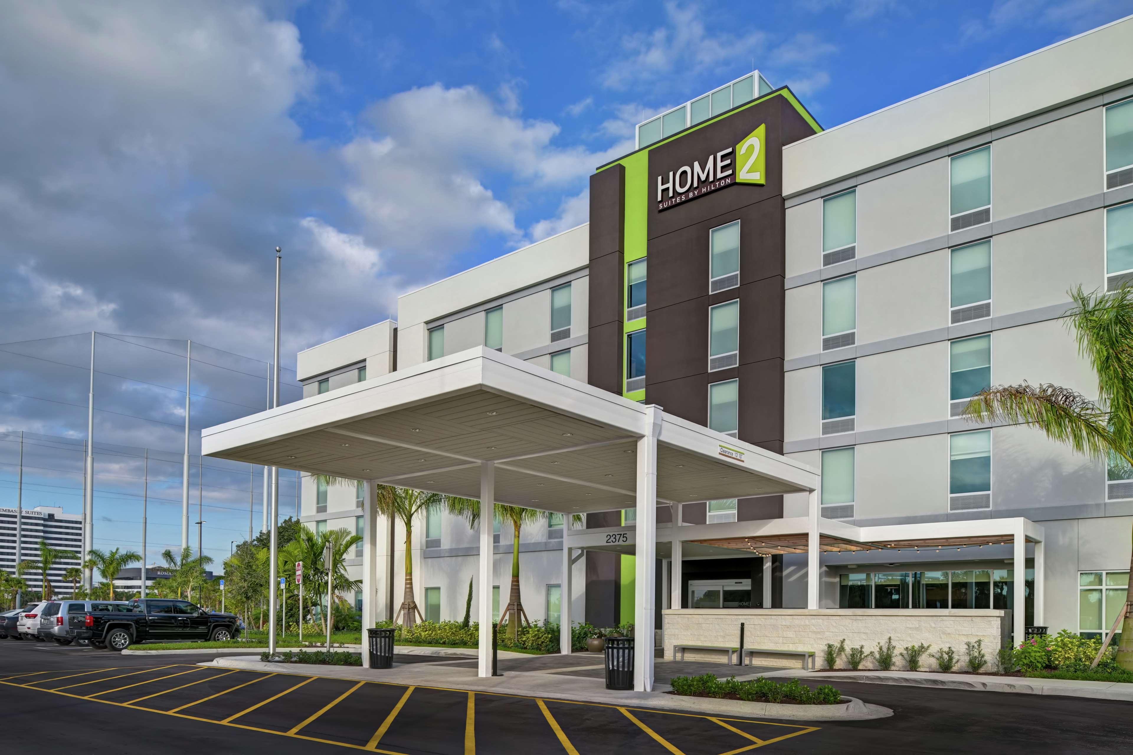 Home2 Suites By Hilton West Palm Beach Airport Cloud Lake Buitenkant foto