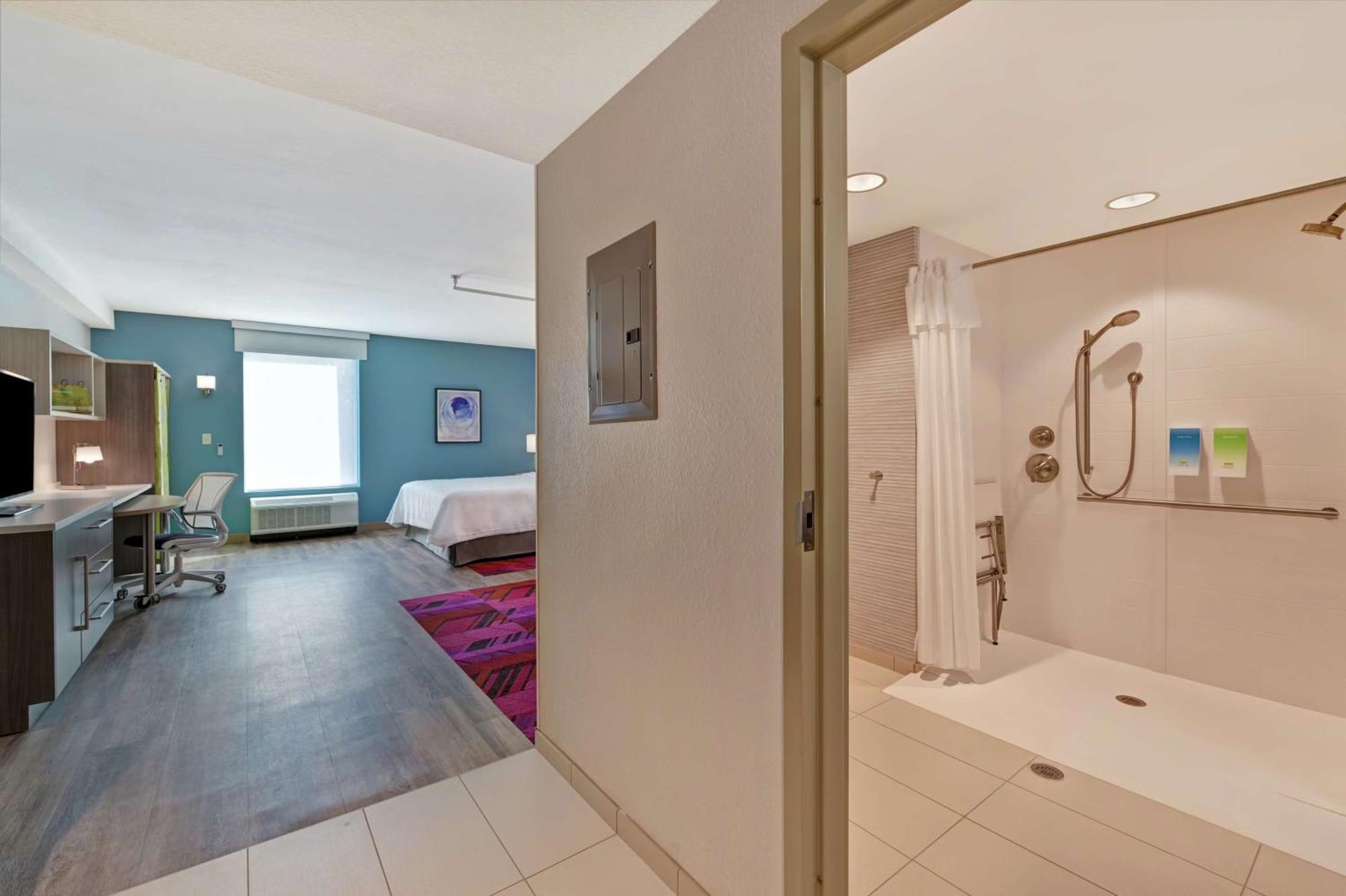 Home2 Suites By Hilton West Palm Beach Airport Cloud Lake Buitenkant foto