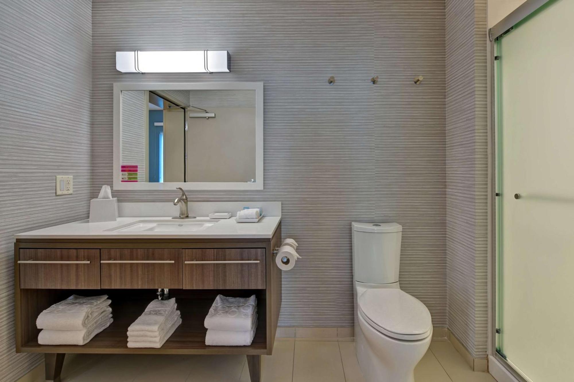 Home2 Suites By Hilton West Palm Beach Airport Cloud Lake Buitenkant foto