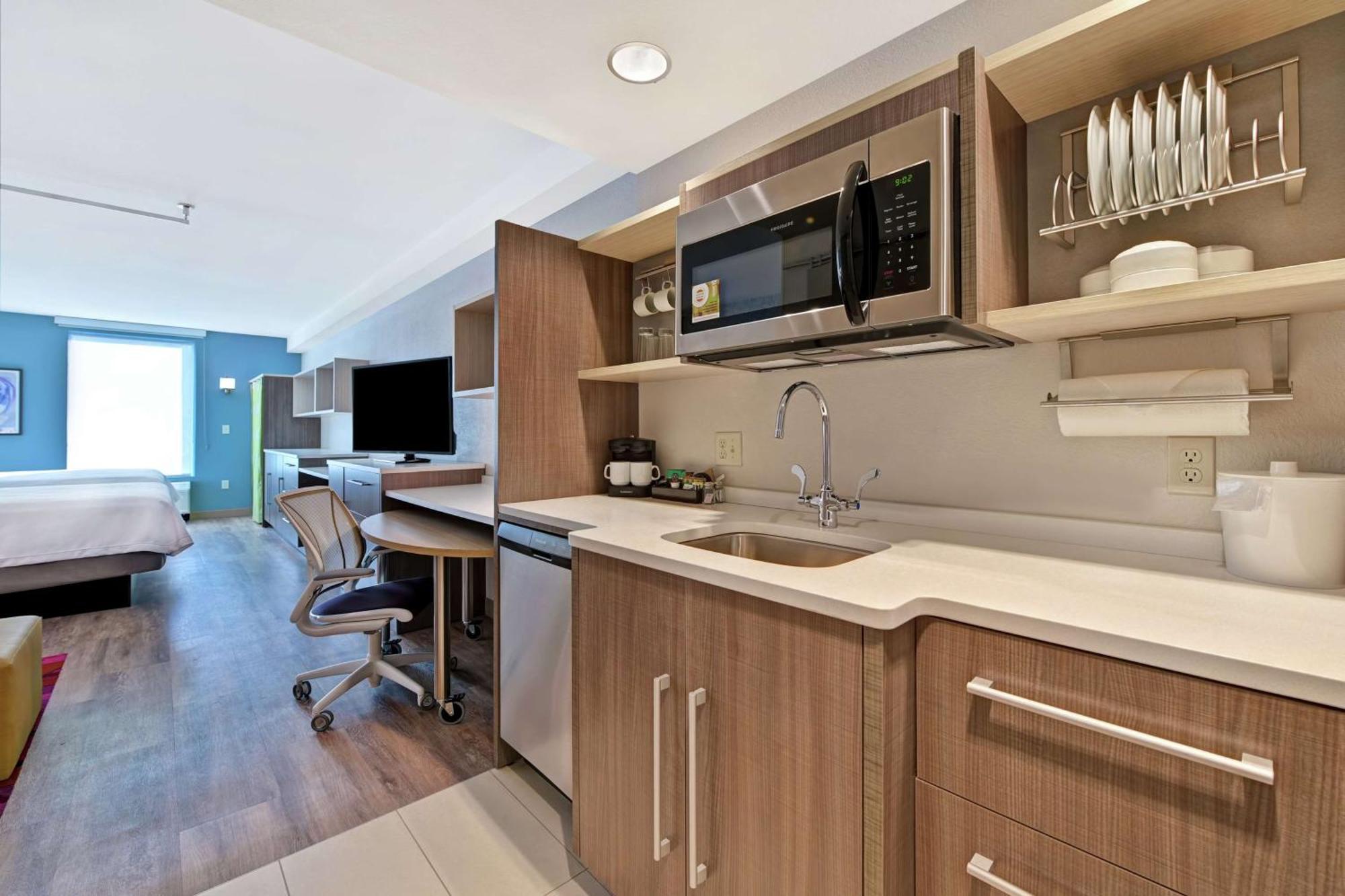 Home2 Suites By Hilton West Palm Beach Airport Cloud Lake Buitenkant foto